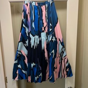 Allyson, camouflage print, pleated, midi skirt, size medium